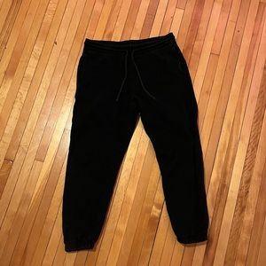 Aritzia/TNA black sweatpants in size large